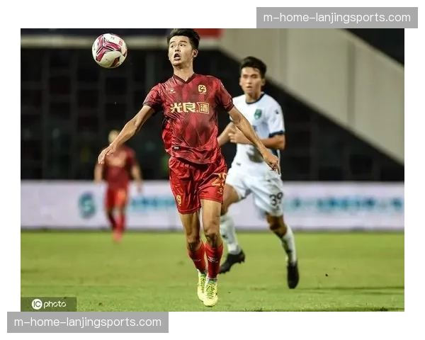 前场逼抢数据回升至13.3次 球队调整压迫策略